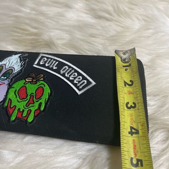 Disney Loungefly Alice In Wonderland Evil Queen Ursula.synthetic Black suede. - Picture 6 of 10